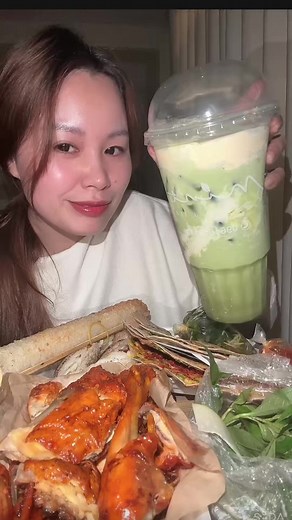 Hêlo các con 🍓cute giờ này chưa chịu đi ngủ😆 #ancungtiktok #mukbang | mukbang