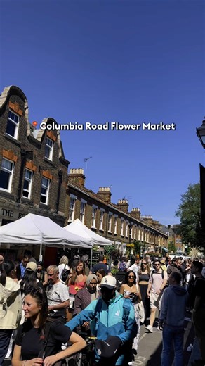 Get off the beaten track and pay a visit to vibrant Hackney in East London. 🍃 Packed with buzzing markets, green spaces and plenty of places to eat and drink your way through the day. 🍽️🌳 📍 Hackney, London, England #Hackney #MarketsLondon #ThingstodoLondon #SummerLondon #HiddengemsLondon #Citybreak @visitlondon | Love GREAT Britain