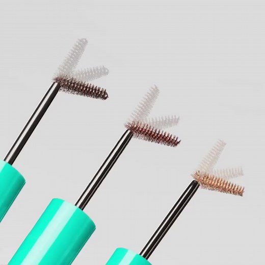 Want to master the art of the arch? It all starts with the right brush. Our Instant Fix Brow Gel™ comes with a custom Flex-Fiber Precision Tapered Brush™ designed to craft secure the perfect brow shape, while making it easy to build up to fuller, thicker arches. ✨ bit.ly/35qQcHs | Thrive Causemetics