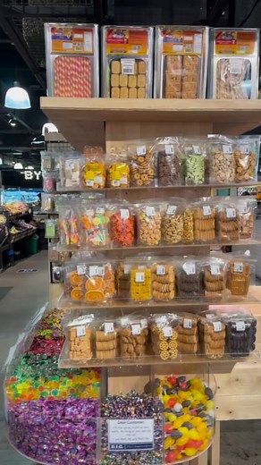 A BRAND-NEW MALAYA KITCHEN MAKEOVER @ PUBLIKA!​ 🇲🇾 Malaysia is one big pot filled with beautiful cultures. And what better way to experience the diversity of the Malaysian culture by discovering the rich flavours of authentic products available at all corners of our newly revamped Malaya Kitchen.​And do stay tuned as we have plenty more exciting news coming your way soon 😉​#big #bensindependentgrocer #eatdrinkshop #klangvalley #johor #grocery #grocer #groceryshopping #shopping #foodie #food #