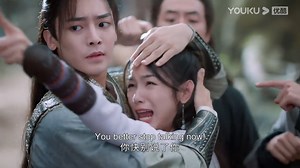 EP28-29 Preview: Everyone came to see my bald head! My dragon husband obstructed others' views😩 #BackFromTheBrink #NeoHou #ZhouYe #护心 #侯明昊 #周也 📺Watch【Back From The Brink】on YOUKU APP 👉https://qr.youku.com/pr?c=xaYZpfrZB0kv Enjoy your favorite show on YOUKU International Website: https://youku.tv/ #YOUKU #优酷 | Youku