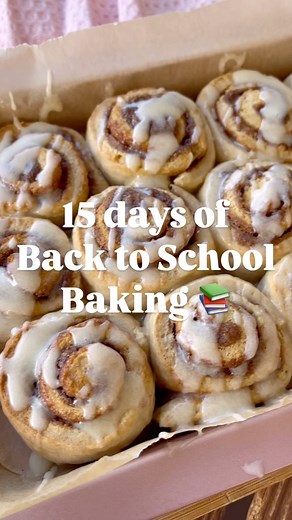 Day 15 of 15 days of Back to School Baking 📚 ✨ Cinnamon Pinwheel Scones ✨ Ingredients: DOUGH * 50g butter, melted * ¾ cup milk * 2 cups flour * ½ tsp cinnamon * 1 Tbsp baking powder * 2 Tbsp brown sugar FILLING * 2 tsp cinnamon * ½ cup brown sugar * 50g butter, melted VANILLA GLAZE * 1 Tbsp butter, melted * ¾ cup icing sugar * 1 tsp vanilla essence * 1 Tbsp milk Method: 1. Preheat the oven to 190°C fan bake. Line a baking dish with baking paper. 2. To make the dough, melt the butter in a large 
