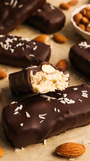 If you're looking for some more healthier candy bar inspo, then you have to try this healthier Almond Joy Bars recipe 🙌 They were one of my absolute favorites growing up,so I decided to make my own version without all the processed ingredients! They are made with 6 simple clean ingredients and are gluten, dairy, and refined sugar-free! They taste so delicious and really do bring some JOY into your life 😉💖 Ingredients: • 3 cups unsweetened shredded coconut • 1/2 cup coconut cream • 2 tbsp melt