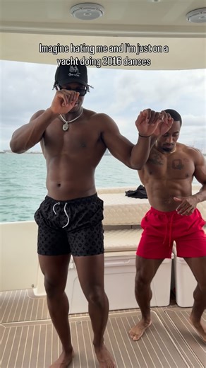 Tre Forte on Instagram: "I just be living life that’s all - trying to elevate those around me. Surrounding myself with good people, vibes, and environments. Video featuring my brotha @eyesoneli"