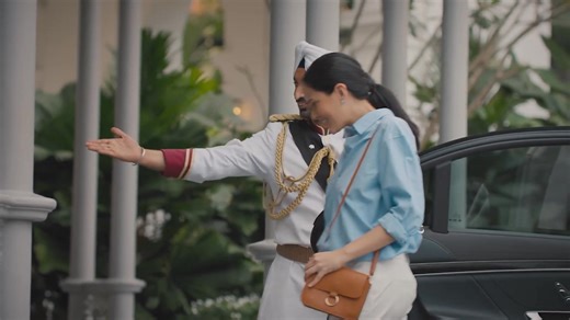 In the heart of Singapore, the Raffles stands as both muse and masterpiece — a place where moments unfold at an unhurried pace. Each suite, a world of quiet sophistication; each garden path, a whisper of history. From award-winning dining to the serenity of Raffles Spa, it’s not just a stay — it’s an immersion into the soul of a city, lovingly preserved. 🕊️🌺 Raffles Hotels & Resorts Your next escape, expertly curated by a Virtuoso advisor: https://virtuoso.ltd/rhsfb #VirtuosoTravel #Sponsored 