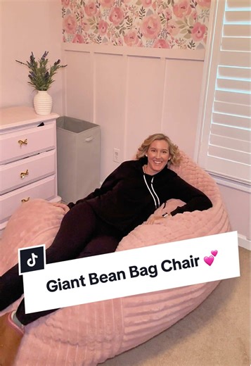 Are you kidding me right now?! 😍 A GIANT bean bag made for adults that’s comfy, convertible, and washable. This is officially my new favorite spot in the house for lounging, reading, and movie nights. ✨Linked in my shop✨ #HomeFinds #MomComfort #LivingRoomUpgrade #TikTokShopFinds #AdultBeanBag
