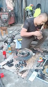 Rear Axle Differential Repair and Assembly #mechanic #mechanicjack #rearaxle #differential #repairs #assembly | Mechanic Jack's team