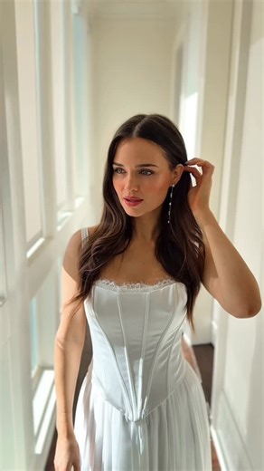 Town & Country Bridal | A corset moment you’ll never forget 👏🏼 Class lace, modern details, and that main character energy every bride dreams of. Classic bridal —... | Instagram