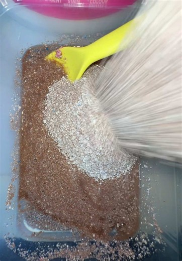 Strawberry Chocolate Laundry Powder: An Oddly Satisfying ASMR