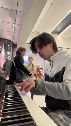 Kanye West Homecoming Piano Cover by Chris Martin | Public Piano Performance