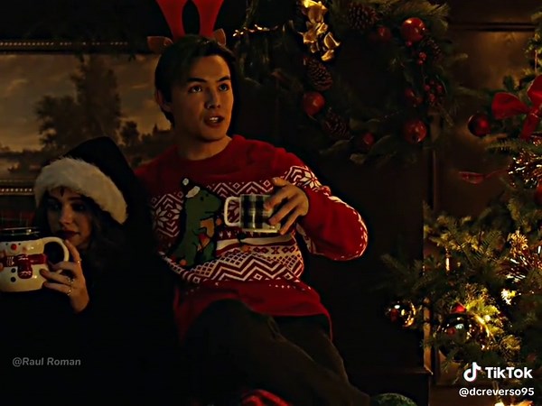 Ediciones de Titans: Teagan Croft y Raven DC