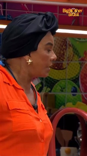 Marciele Albuquerque on Instagram: "CPI DA GOIABADA🗣️🗣️ Solange viu Marciele guardando uma fatia de goiabada e ficou encucada, achando que poderia ser proibido e passível de punição 👀 Na verdade, guardar comida é super comum no BBB — e nesse caso, com Marciele de TPM, melhor deixar a goiabada da mana assegurada, viu? 😂 Mas fiquem tranquilos, a cunhã retirou a goiabada do esconderijo e colocou na mesa para todos se servirem 😅🤭 Reprodução: TV Globo @bbb #TimeMarciele #MarcieleMunduruku #Marc