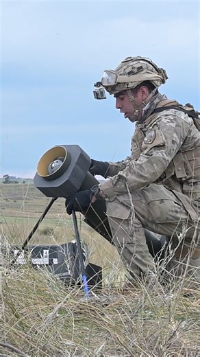 🇦🇷 DEF en el terreno, entre tropas especiales, aviones, tanques y buques de guerra: una cobertura desde adentro de un ejercicio conjunto que puso a prueba la coordinación, los medios y la capacidad operativa de las Fuerzas Armadas. https://el3k.short.gy/LbMVxJ-DEF | DEF