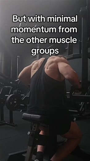 Machine Row (Overhand Grip) Targets upper-back thickness: • Lats • Middle traps • Rhomboids • Rear delts Less biceps, more upper back. Focus on squeezing your shoulder blades. #gymtok #fyp #gymmotivation #backworkout #upperback