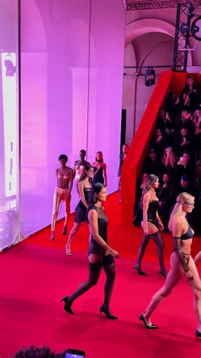 199K views · 151 reactions | Final du défilé @etam au Palais Brongniart #defileetam #etam #etamliveshow | Leslie Benaroch Pro | Facebook