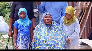 Une riche millionnaire tend la main à une mère célibataire démunie, sans savoir qu’elle vient d’aider l’ex-femme de son nouveau fiancé, un homme matérialiste qui les avait abandonnées pour sa fortune. | Creative TV