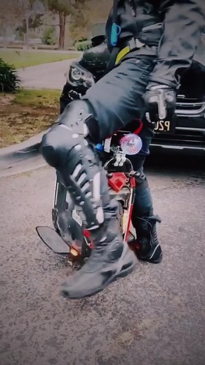 TikTokFlash (@tiktokflash)’s videos with MotorcycleShuffle - aRDie🧢🙋🏻‍♂️