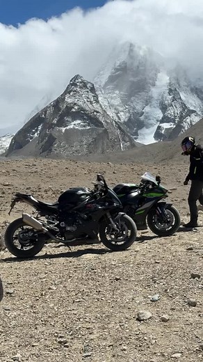 Yeh hai nayi Hero Glamour X 125 Xtec — feature itne diye hain ki lagta hai Hero ne pura NASA ka software daal diya 😎🚀 Ride-by-wire — matlab throttle itna smooth, jaise butter pe chal rahi ho! 🧈 Cruise control — ab traffic mein bhi feel aayegi highway wali! 😂 Full digital meter — sab dikhega, bas girlfriend ka message chhupa lena 😅 Aur mileage? Bhai, petrol pump wale bhi puchhte hain — ‘tu firse aa gaya?’ 😜⛽️ Style, comfort, aur tech — sab ek hi bike mein! 💪 #HeroGlamourX125 #HeroMotoCorp 