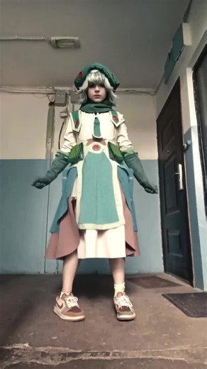 Prushka Cosplay: Transforming into the Abyss