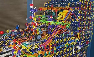 Guy Uses K'NEX to Build a Full-Sized Pinball Machine with Automatic Scoring