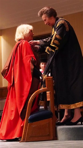 ¿Qué corona es más cara: la de la princesa Ana o la de Camilla?