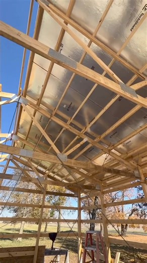 A common question we receive from builders is, “Why do you install #LPTechShield Radiant Barrier with the foil side down?” The panels must be installed with the foil side facing into the attic space in order for it to work as a radiant barrier. As the panel heats up, the foil surface blocks up to 97% of the energy from emitting into the attic space, which can reduce attic temperatures by up to 30° F. @rrbuildings | LP Building Solutions for Professionals