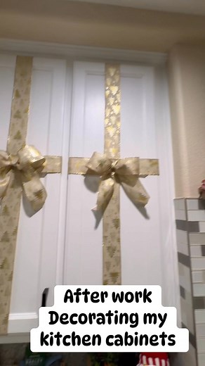 Decorating Kitchen Cabinets. #Christmas #decor #myhappiness #love | Nora Alonzo