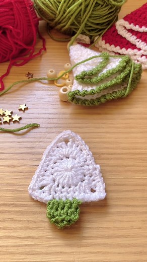 94K views · 858 reactions | Crochet a teeny tiny Christmas tree to add a little magic to your day…✨臨 #crochet #christmasmagic #BeginnerFriendly | Rodi Crochet Studio | Facebook