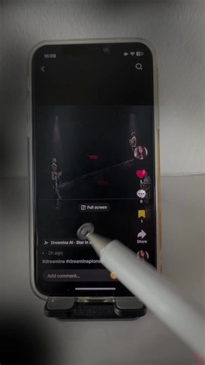 🔥 Como criar aquele vídeo viral “seu próximo adversário é você mesmo” com IA? 🤯⚔️ Com apenas uma foto, você pode criar um vídeo cinematográfico onde uma versão mais forte, sombria ou futurista de você aparece na sua frente como o próximo oponente. Efeito estilo filme, anime, luta final, spotlight edit e transformação épica. Um dos trends de IA mais virais do TikTok! your next opponent is you AI tutorial your next opponent is you original your next opponent is you edit your next opponent is you