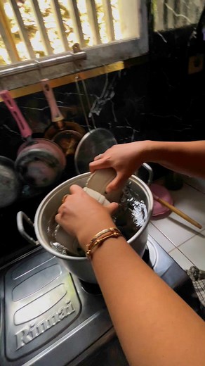 555K views · 2.8K reactions | Tutorial ngecilin sandal crocs anti gagal藍 #reelsfbシ | Indyrhma | Facebook