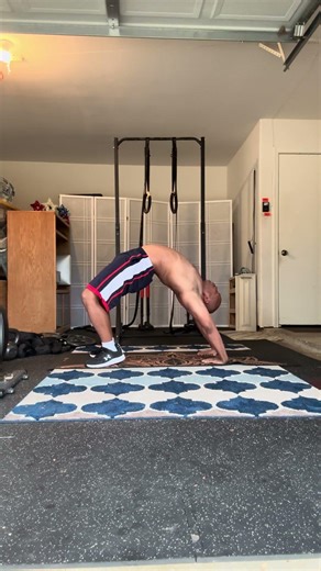 Set 2 back bridge training #fitover40 #mobility #flexibility #back #bridge #gymnast #longevity