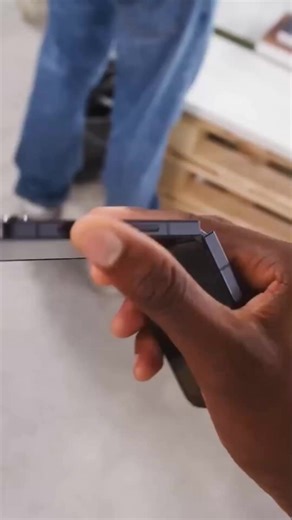 Samsung’s Galaxy Z Flip 7 delivers flagship foldable performance with real improvements. #samsung #foldablephone #mkbhd | MKBHD