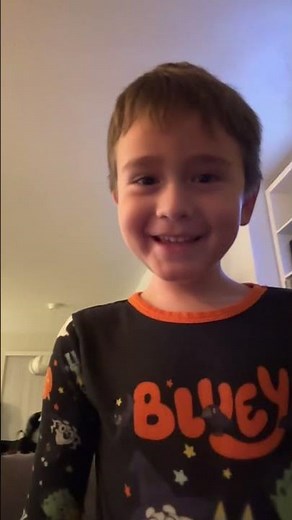 Kids Reactions 🎥🎅