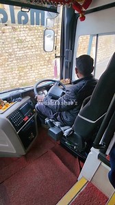 Incredibly skilled driver turning volvo 9600 Multi axle in tight hairpin bend with ease 🙌 #busdriving #bus #amazingvideo #busvideo #driving #VolvoB8R #facebookpost #volvobusindia #VolvoBusesIndia | Noushad Shad'z