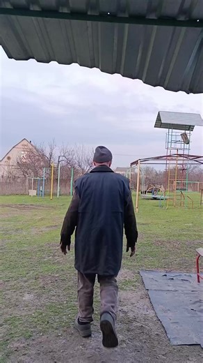 Відео користувача Мопедний Двір (@mopednuy_dvor) з композицією «Turntable - hiphopvasco»