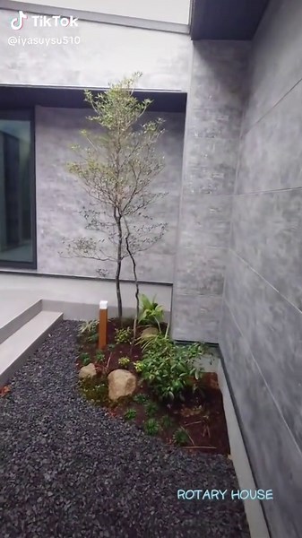 公開中モデルハウス 家の中心に中庭がある暮らし #ロータリーハウス #コートハウス #中庭 #平屋 #デザイン住宅 #HOUSE #おしゃれな家 #マイホーム #modernhouse #庭 #中庭のある家