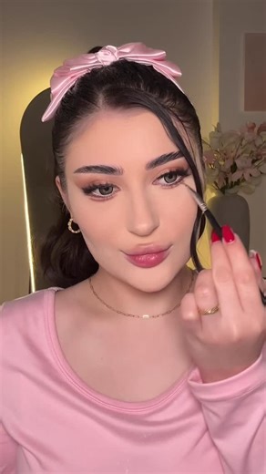 Margo♡ on Instagram: "💕 @smr_makeup1"