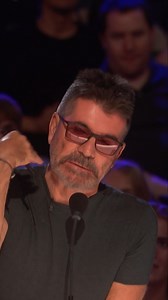 Awkward! Simon STOPS Grandma Singing and Asks Her Granddaughter To Sing Instead! 😬 #agt2025 #americasgottalent #singer After applying for AGT on behalf of her Grandma Gina, Simon Cowell asks Lilliana to sing her original song instead! | Got Talent Global