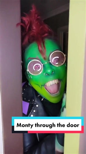 Monty Gator Trying to Get Through the Office Door - FNAF Security Breach