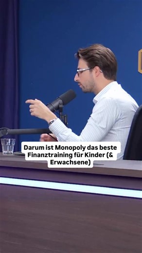 Fabio A. Marchesin on Instagram: "Monopoly zeigt dir auf einfache Weise, wie Geld und Finanzen wirklich funktionieren: 🔹 Warum Immobilien Cashflow bringen 🔹 Wie Inflation alles teurer macht 🔹 Wieso du mehrere Einnahmequellen brauchst & so viel mehr! Wenn du also (ältere) Kinder hast, spiel das unbedingt mit ihnen!"