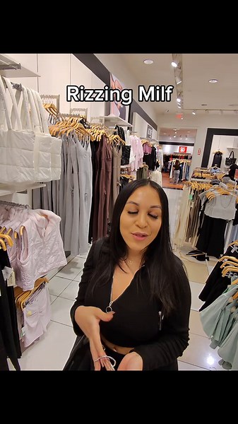 Rizzing a Milf at the Mall #fyp #rizz #cutegirl #latina