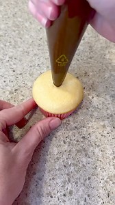 Cheese Burger Cupcake #cupcake #cupcakes #cheeseburger #burger | Linnea