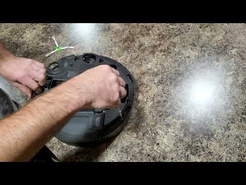 How to remove and replace Main wheels of iRobot Roomba i-Series