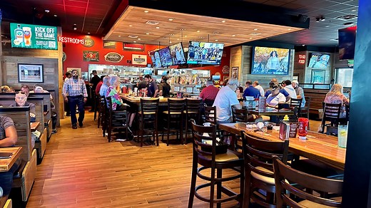 Miller's Ale House, Viera: Terrific service, typical menu and just-fine ambiance | Review