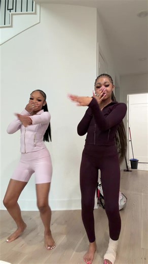 ahvi (@ahvi4nna)’s video of dances to learn