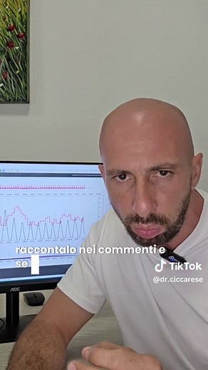 Tachicardia improvvisa, palpitazioni a riposo, senso di battito accelerato senza causa apparente: spesso, dopo aver escluso cause cardiache, la spiegazione è psicofisiologica. In questo video spiego il legame tra ansia e cuore, attraverso la regolazione del sistema nervoso autonomo e l'importanza della HRV (variabilità della frequenza cardiaca) come indice di attivazione. Il biofeedback è uno strumento clinico che ci permette di misurare e rieducare queste risposte, aiutando il corpo a uscire da