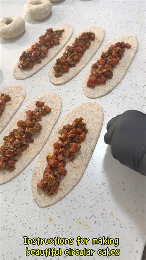 Instructions for making beautiful circular cakes