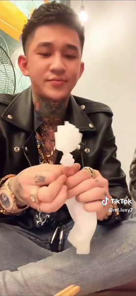 Hoàng Tử Gió và Nghệ Thuật Gấp Hoa Giấy