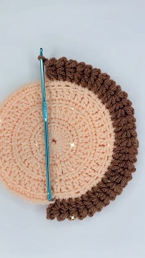 How to crochet the most beautiful border (easy circle border). #howto #howtocrochet #easyborder #beginnercrochet #beginnercrochettutorial #crochet #crochettip #crochethack #crochetforbeginners #easycrochet #crochetcircle