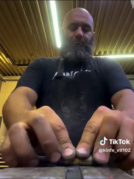 Crafting a Damascus Feather Knife from Steel Bolts